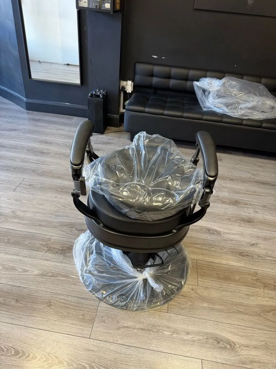 barber chair - Image 2