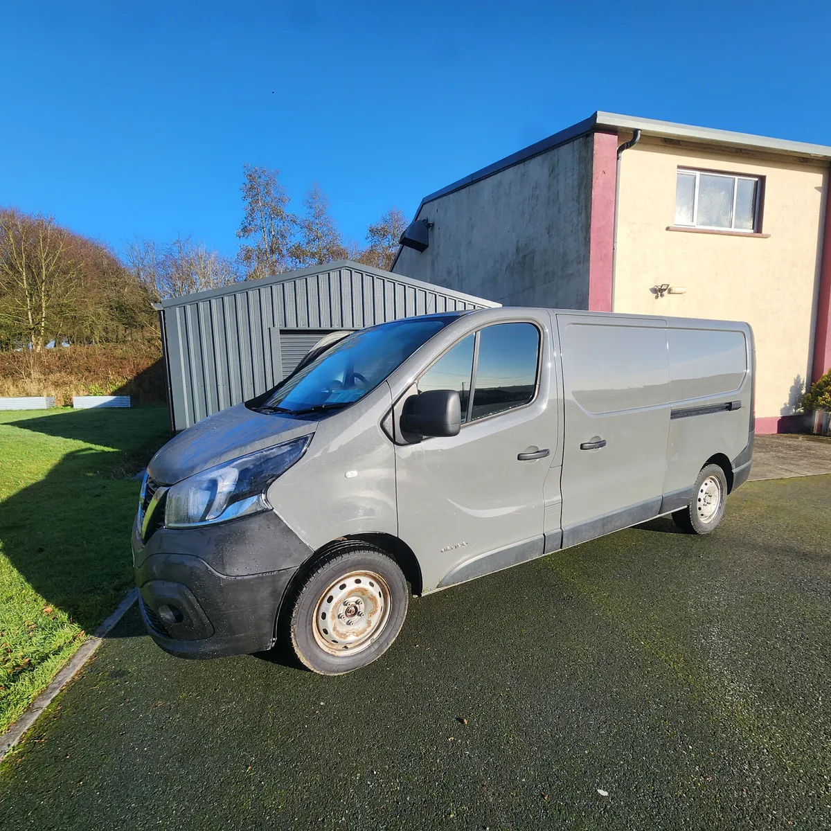 2019 Nissan NV300 - Image 2