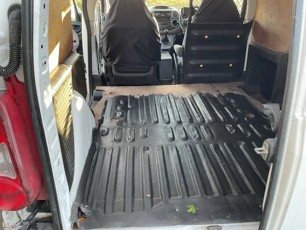 12 Peugeot partner van - Image 3