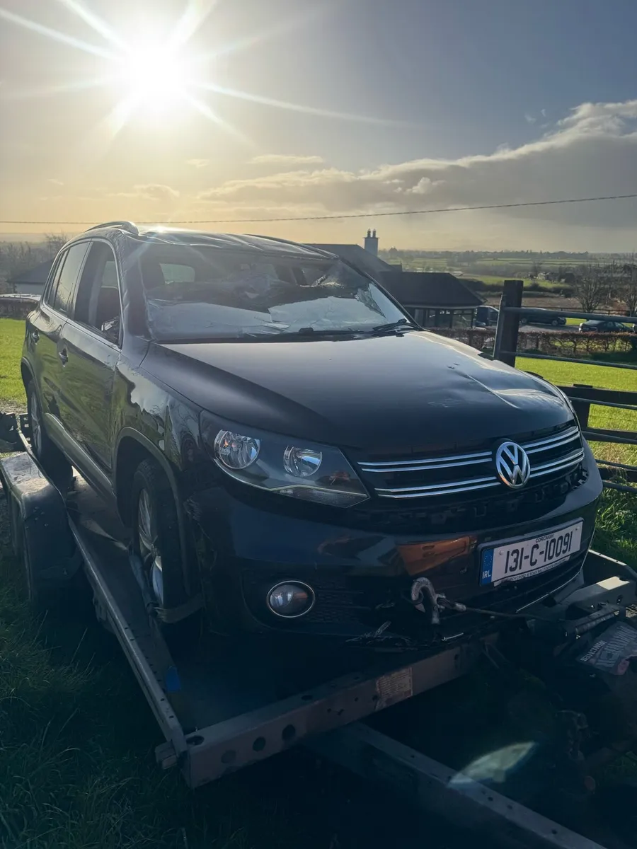 Volkswagen Tiguan 2013 complete car for parts - Image 1