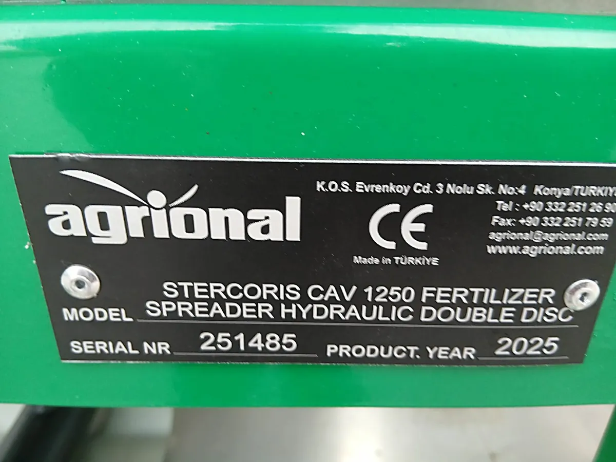 NEW AGRIONAL 1.25 TONNE FERT SPREADERS - Image 3