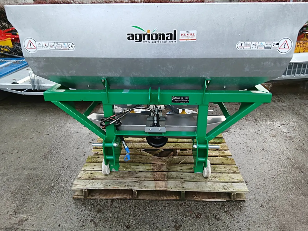 NEW AGRIONAL 1.25 TONNE FERT SPREADERS - Image 2