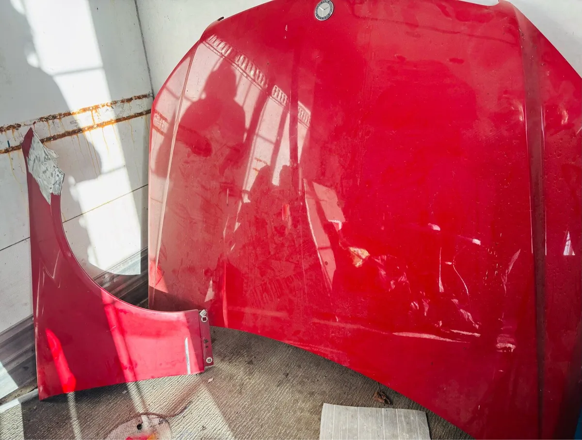 Mercedes C200 2013 red bonnet and wing - Image 1