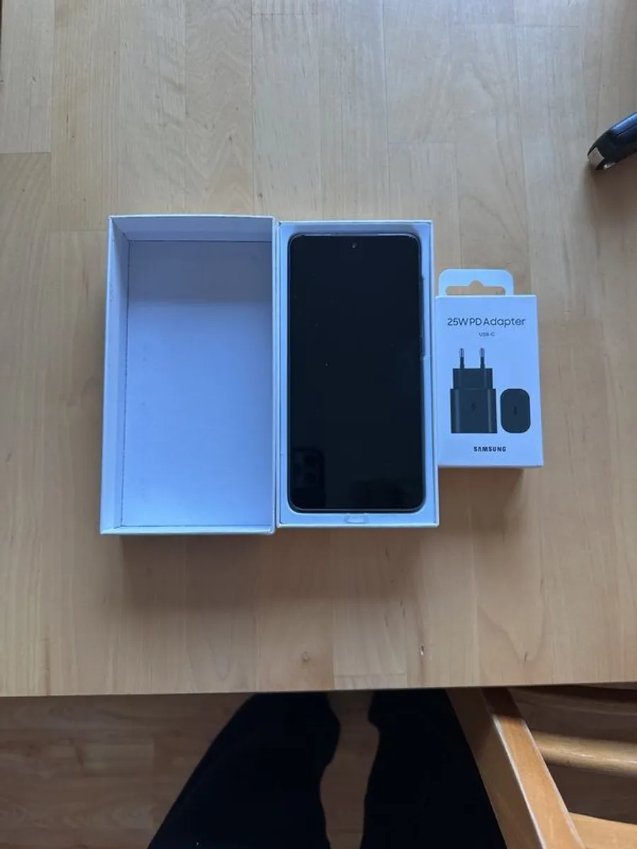 Samsung S21 fe 5G 128gb - Image 4