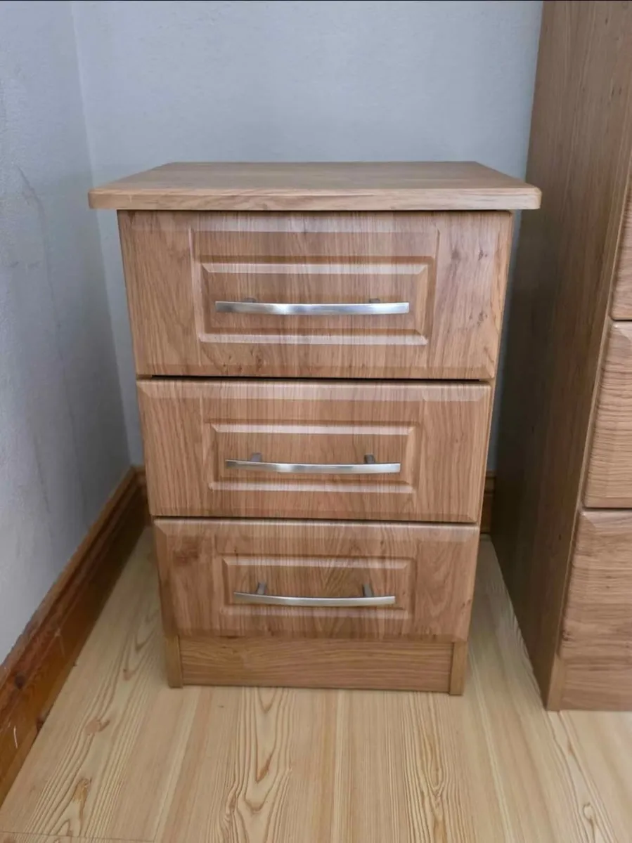 Wooden Chest of 5 drawers €200
Length - 80cm
Width - Image 3