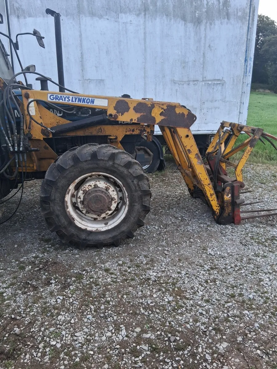 Grays lynkon tractor loader - Image 1
