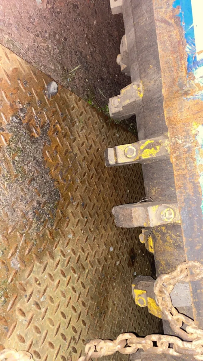 13 ton mulchers and tree shears for hire - Image 3