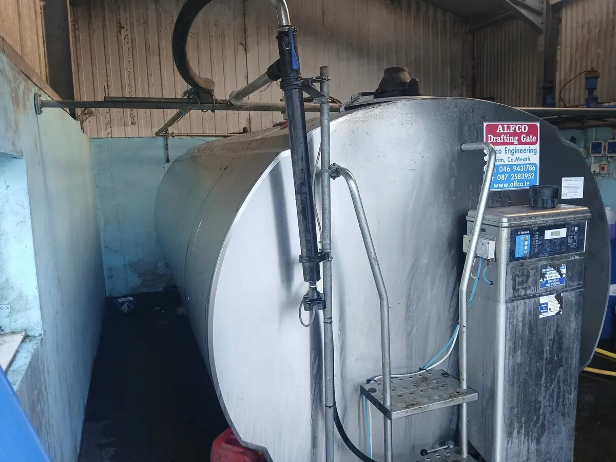 Milk tank for sale - Image 4