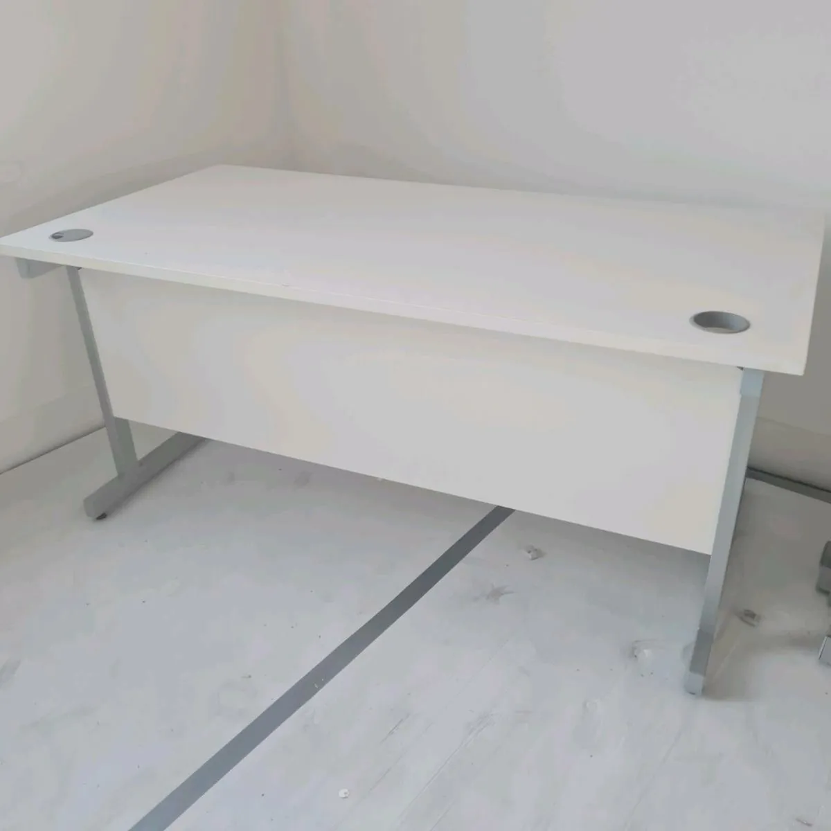 White office furniture - Image 2