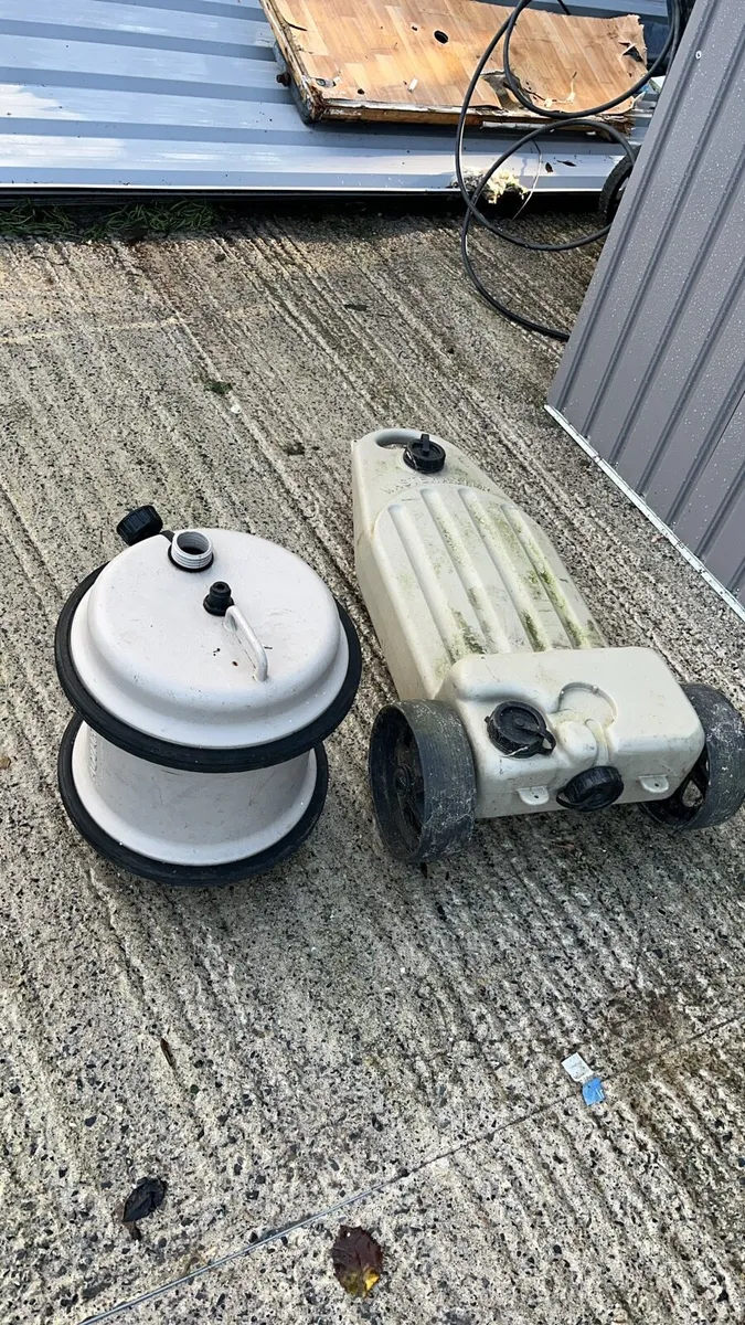 Caravan parts & windows - Image 4