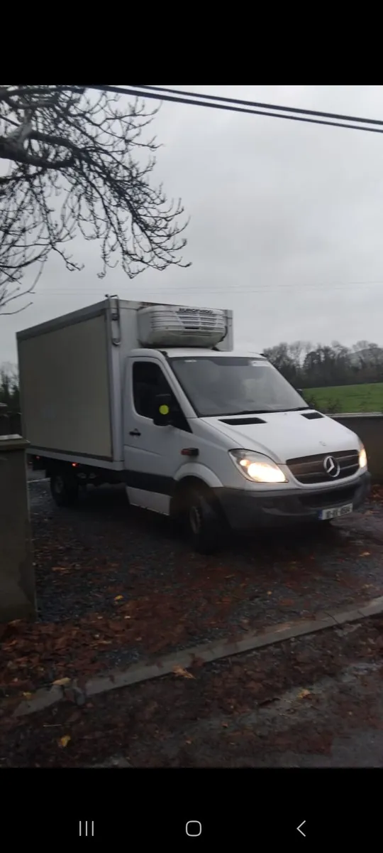 2010 Mercedes Sprinter - Image 2