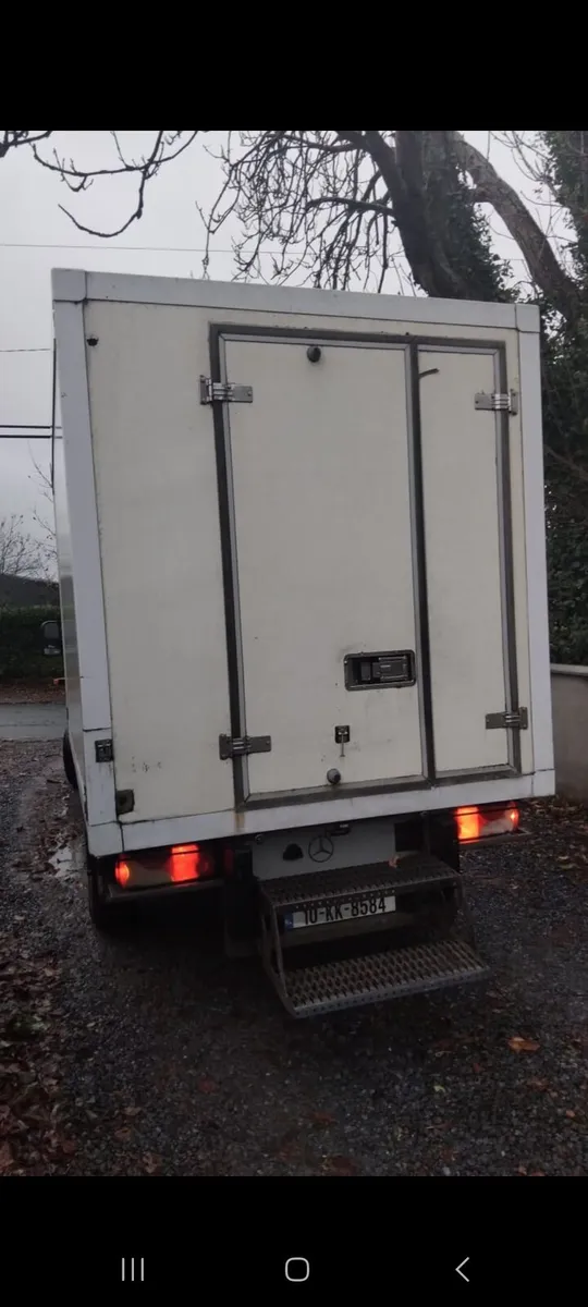 2010 Mercedes Sprinter - Image 4