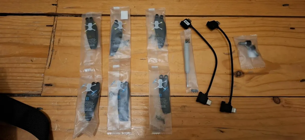 DJI Mini 2 Fly More Combo - Image 4