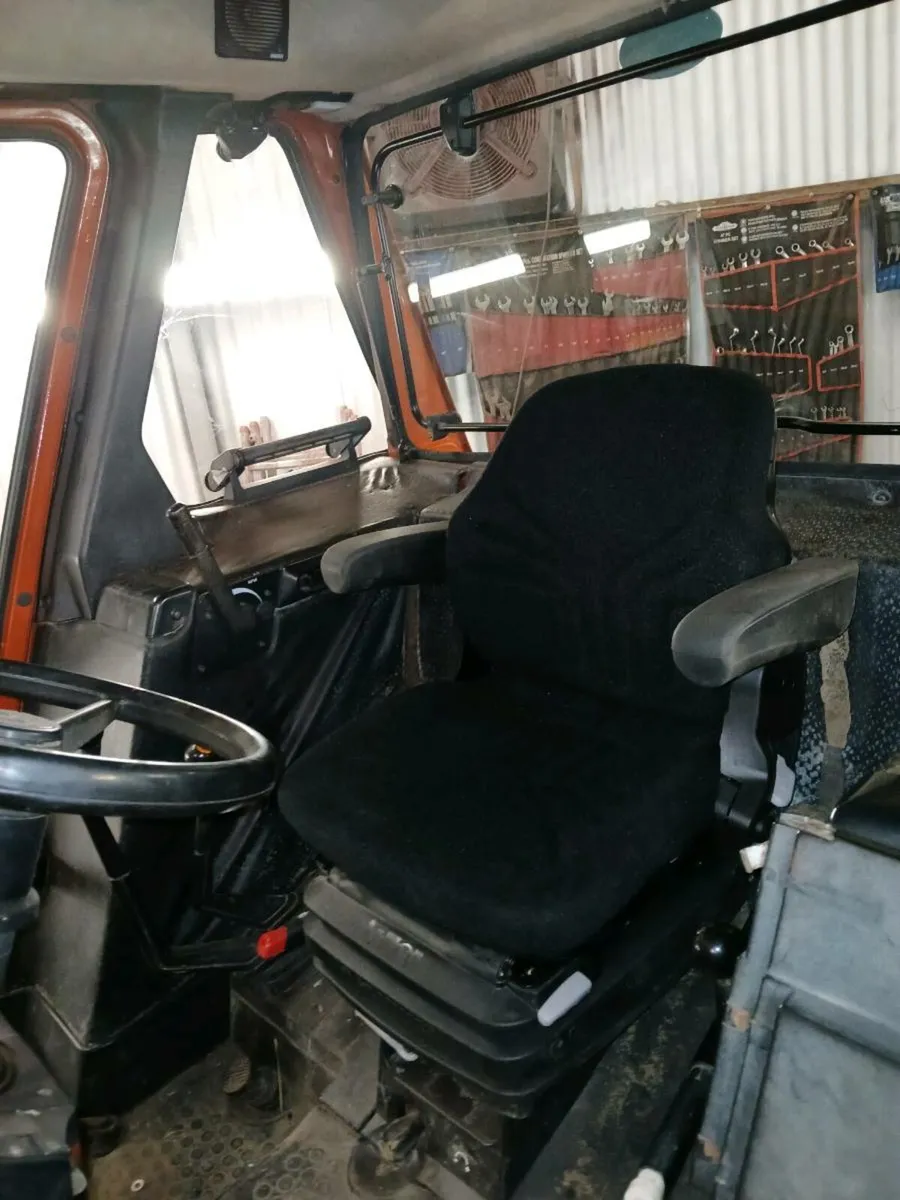 Tractor and plant seats - Image 3
