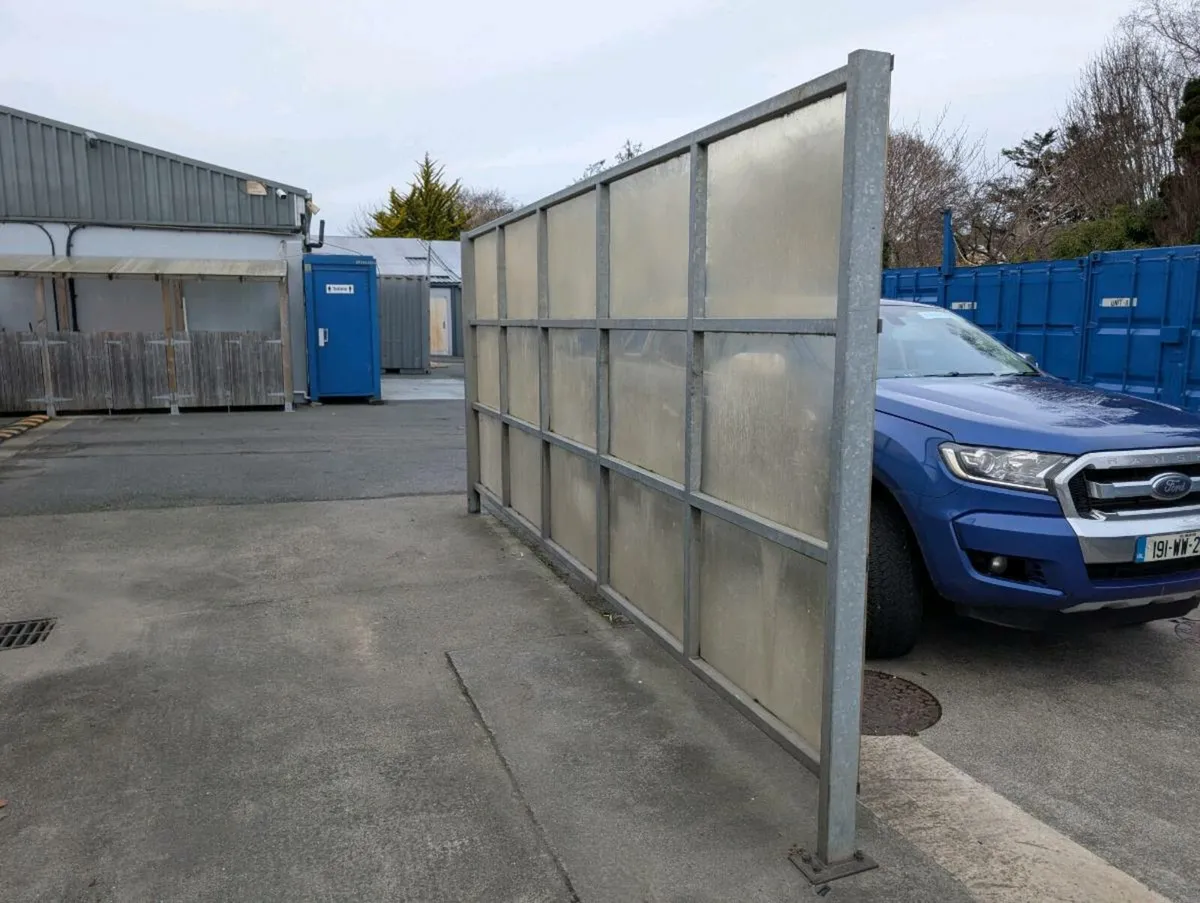 Carwash Screen - Image 1