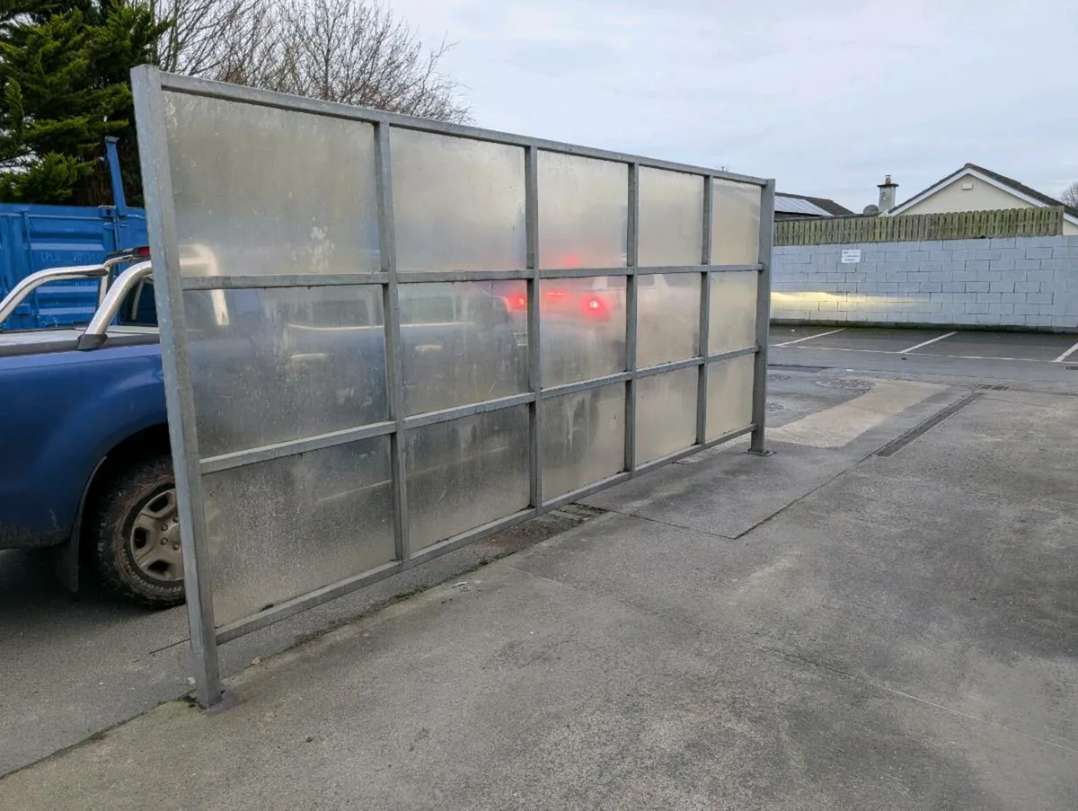 Carwash Screen - Image 2