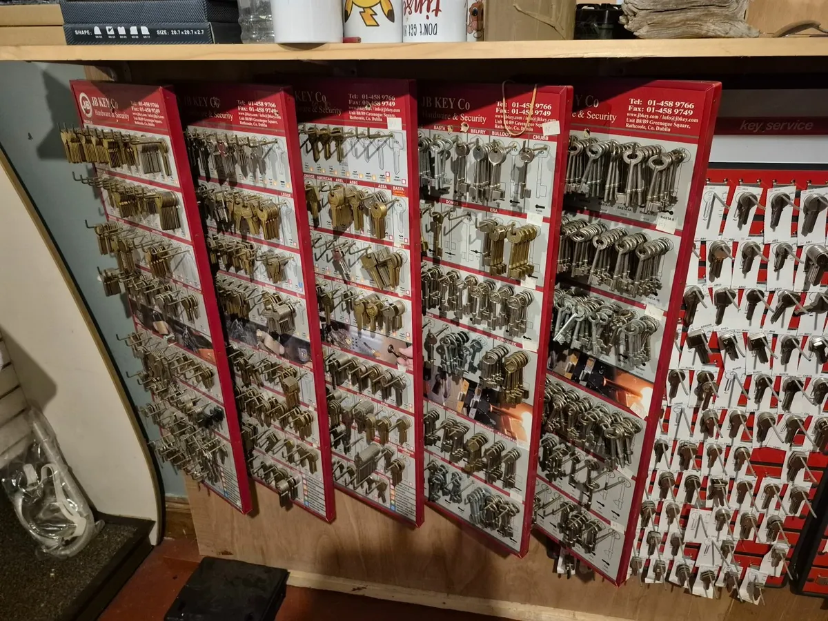 Shop stuff/stock - Image 2