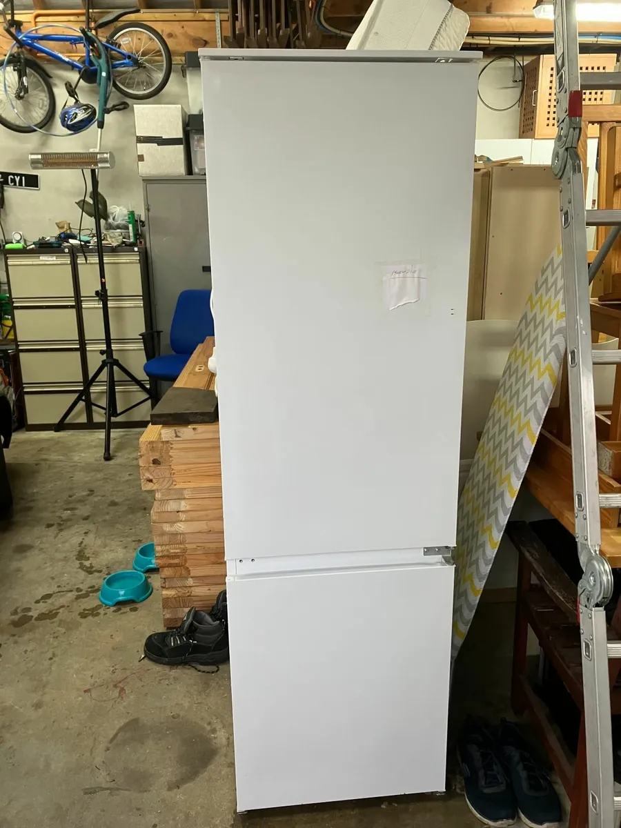 Internal doors fireplace stove and fridge freezer - Image 2