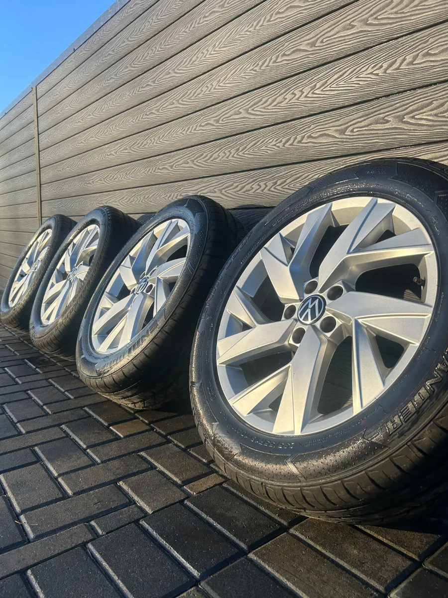 18” GENUINE VOLKSWAGEN TIGUAN ALLOY WHEELS & TYRES - Image 1