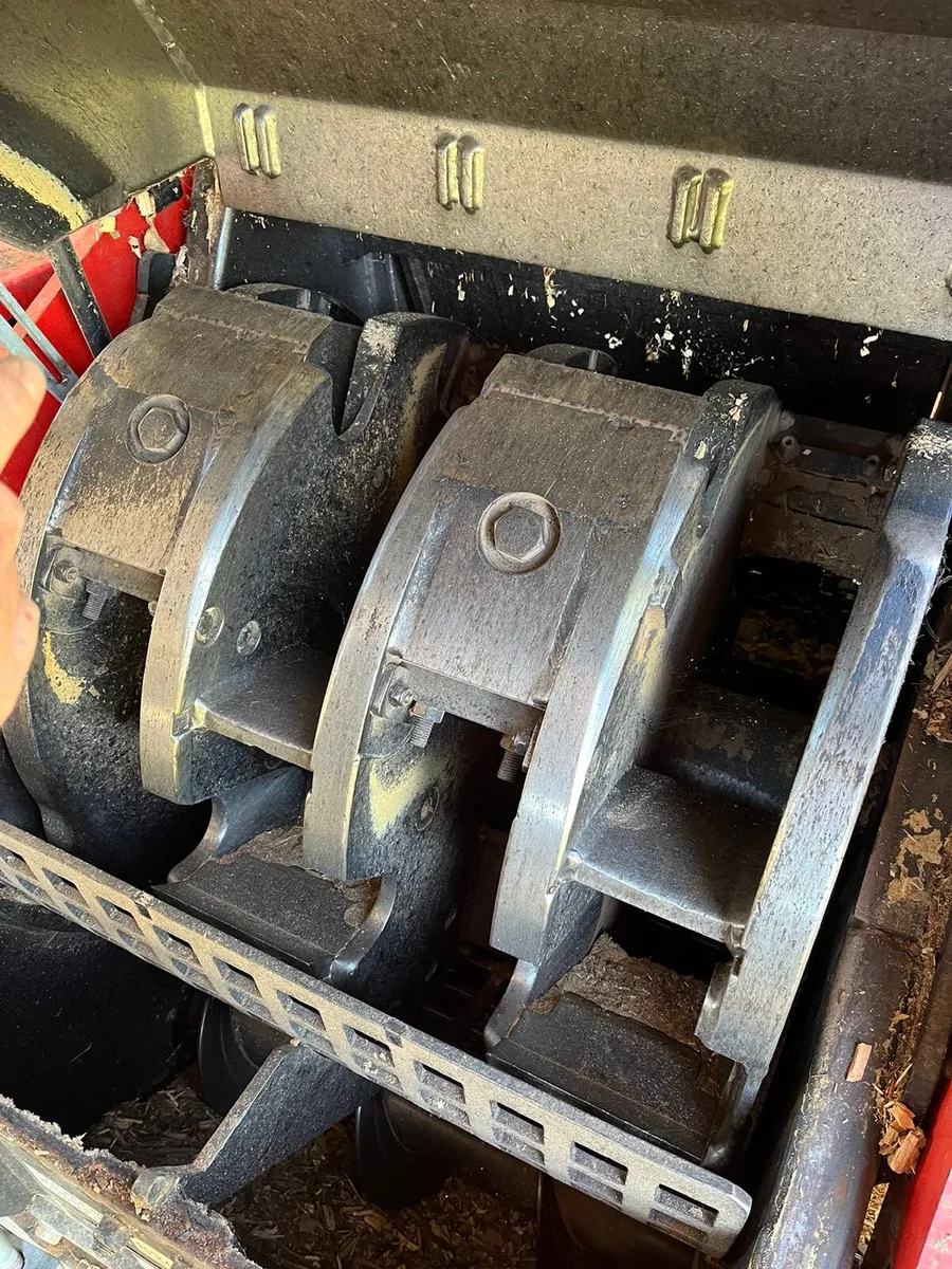 Mus-Max T7L Woodchipper - Image 2