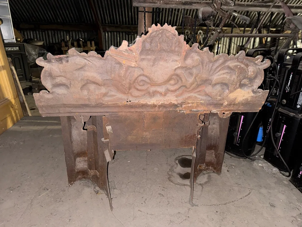 Antique Hob Grate. - Image 4