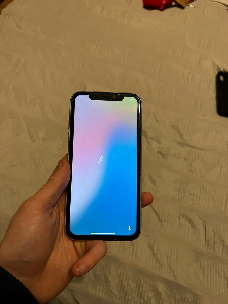 iPhone XR 128GB white - Image 1