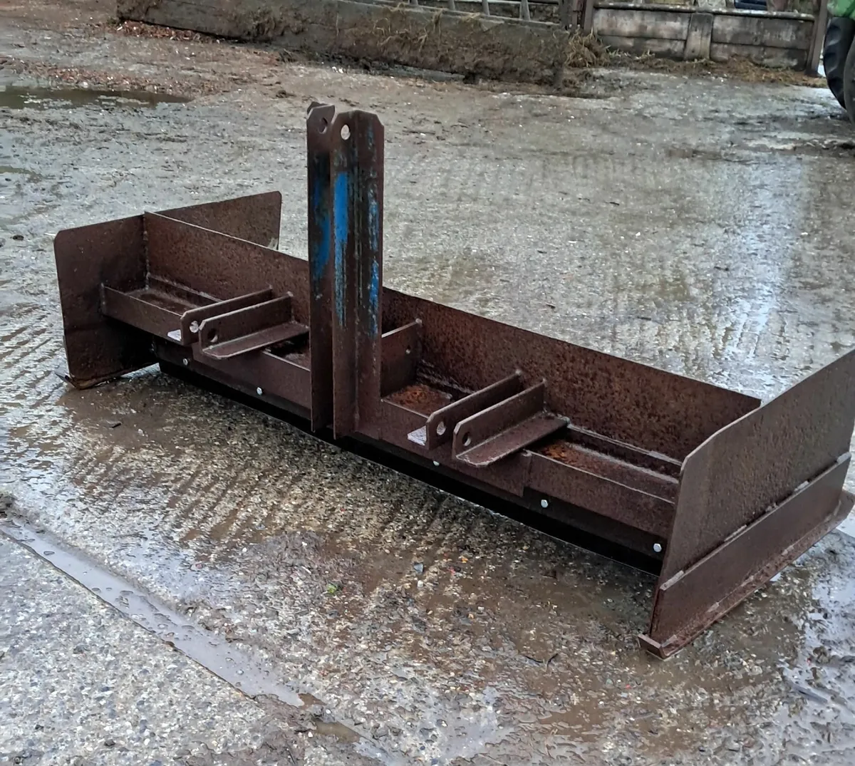 Yard scraper - Image 1