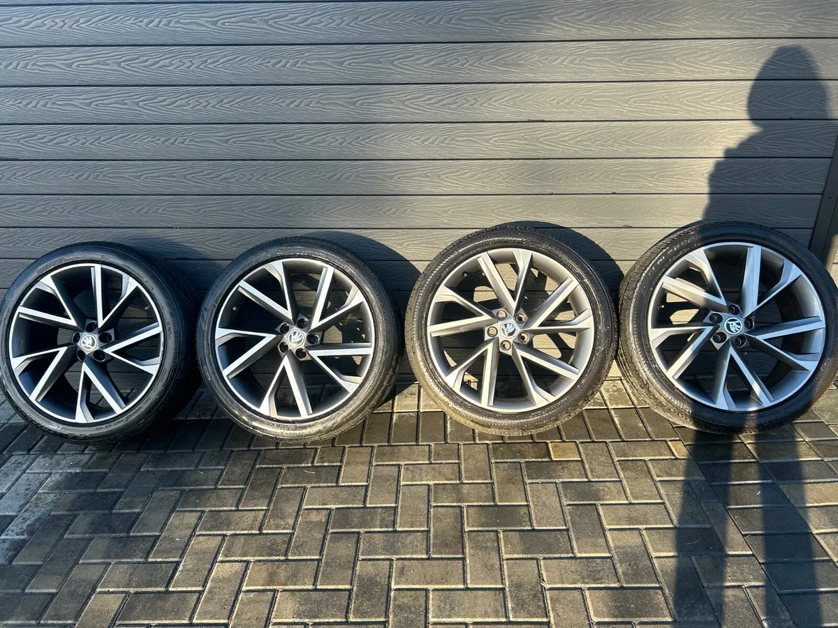 20” GENUINE SKODA KODIAQ SPORTLINE ALLOY’S & TYRES - Image 2