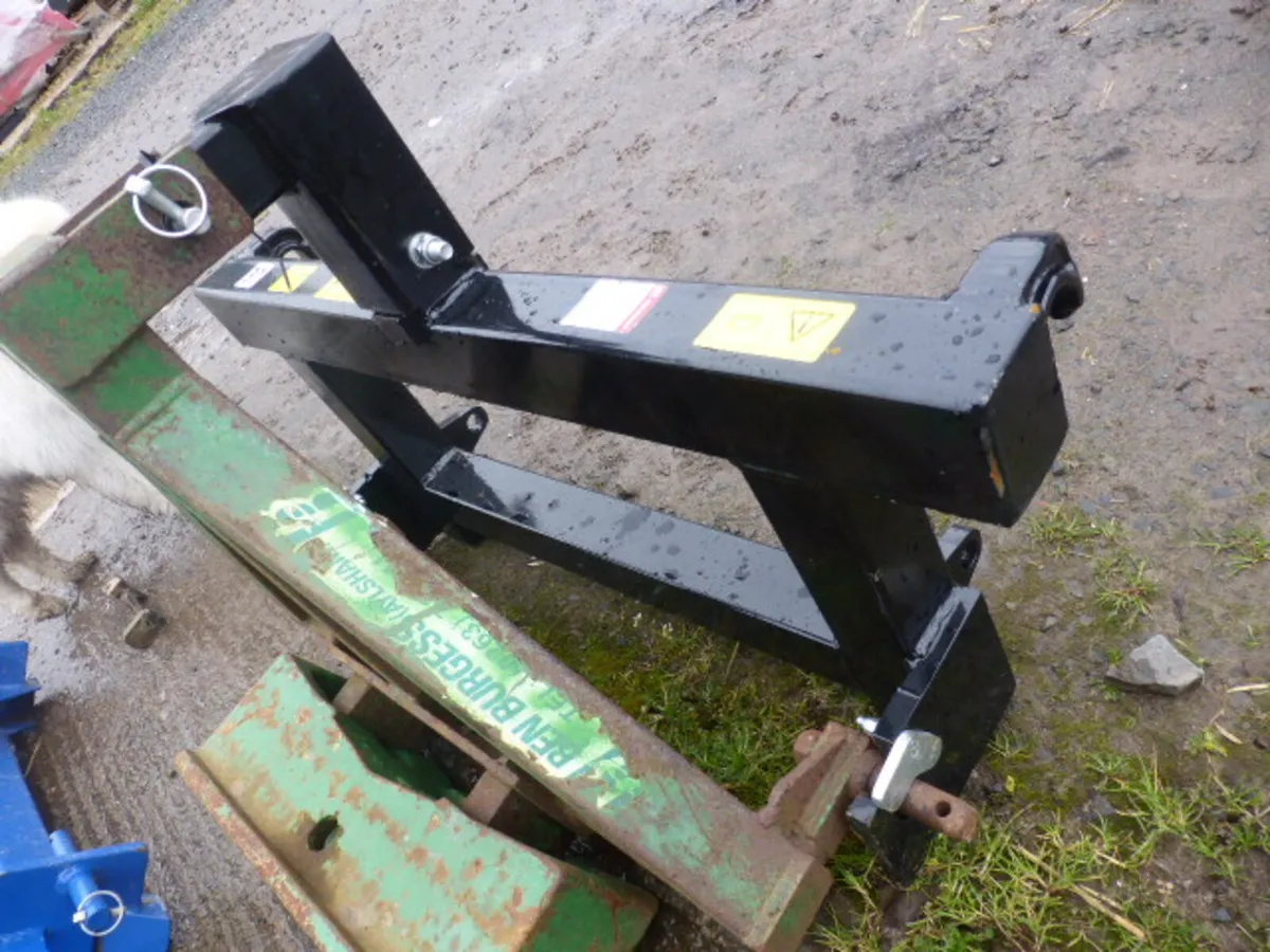 Euro 8 to 3 Point Linkage Adaptor - Image 4