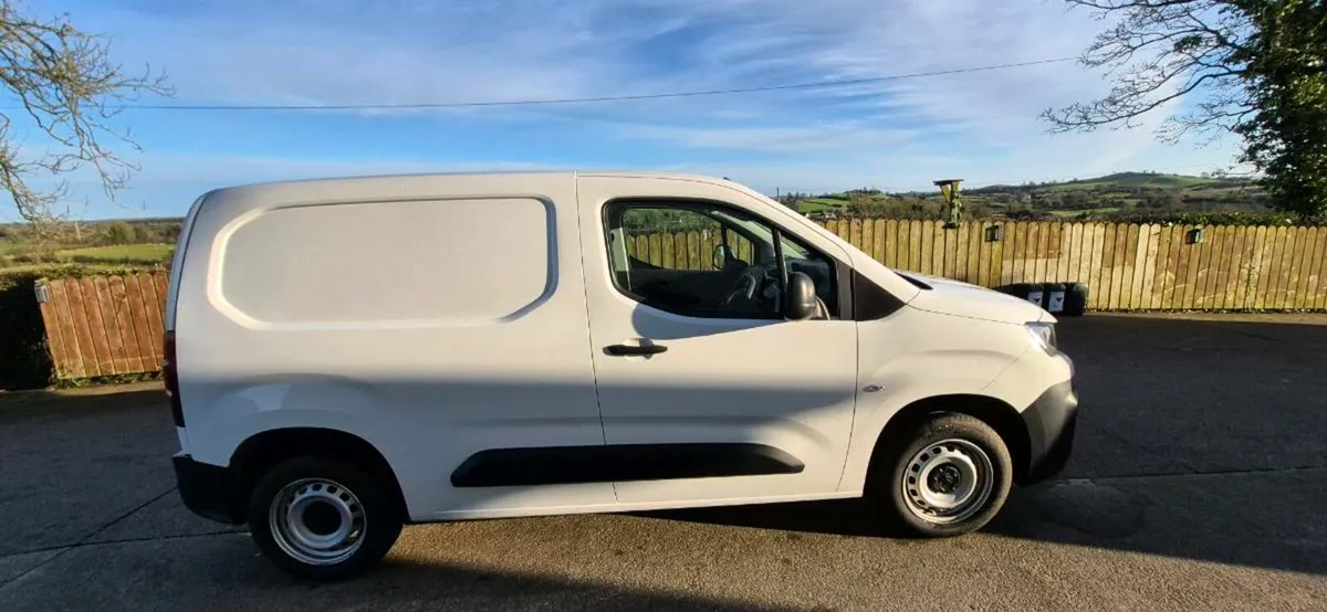 2022 Peugeot Partner - Image 3