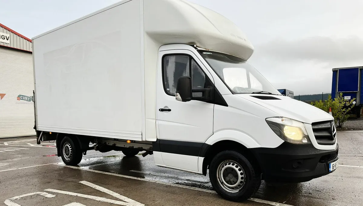 Mercedes Sprinter Box Body *New Engine* Zero KM - Image 4
