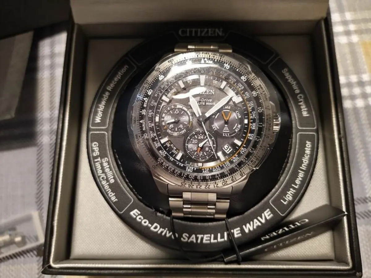 Citizen Satellite Wave CC9020-54E - Super Titanium - Image 3