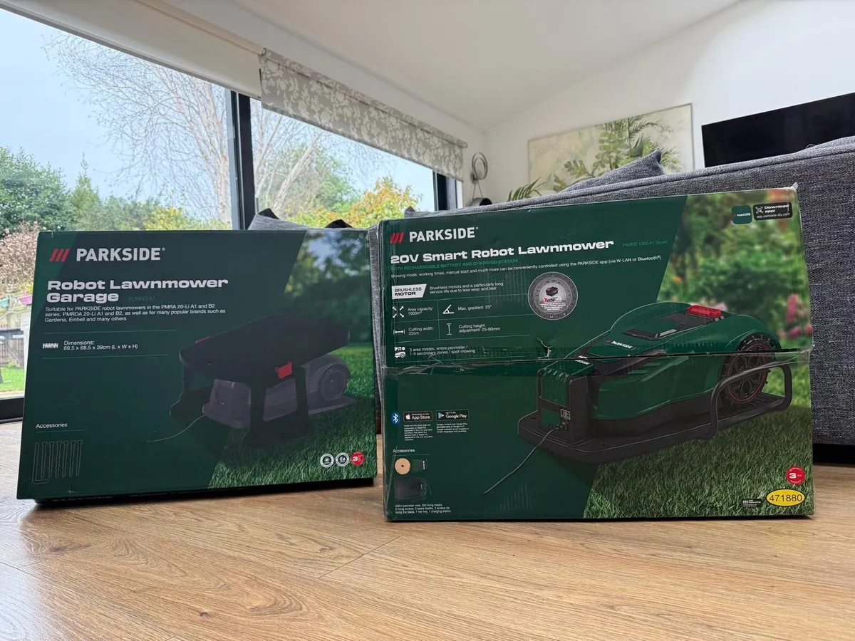 Robot Lawnmower + Garage, Model: Parkside - Image 1