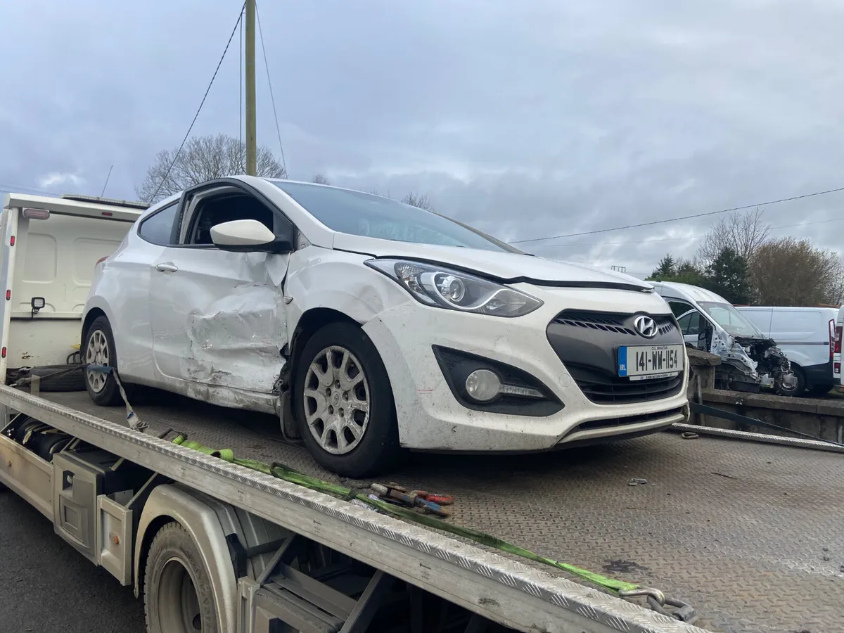 2014 Hyundai i30 van - Image 2