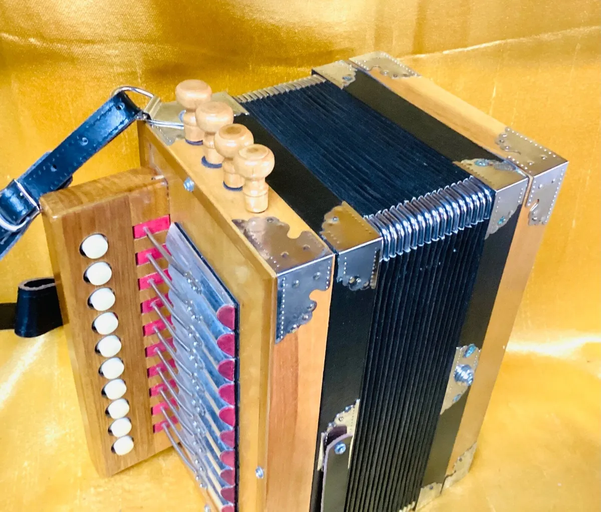 4 STOP KEY C CAJUN STYLE MELODEON USED - Image 2