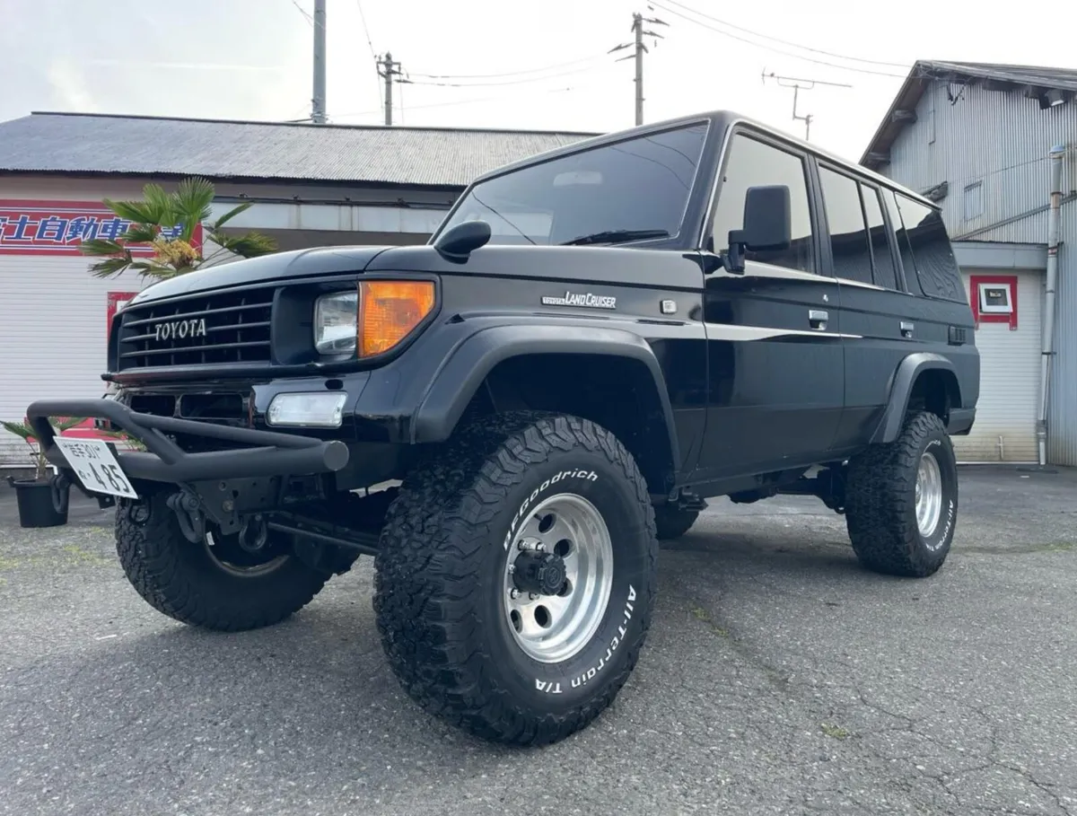 Land Cruiser 70 – Clean, Certified Deposit Secures - Image 1