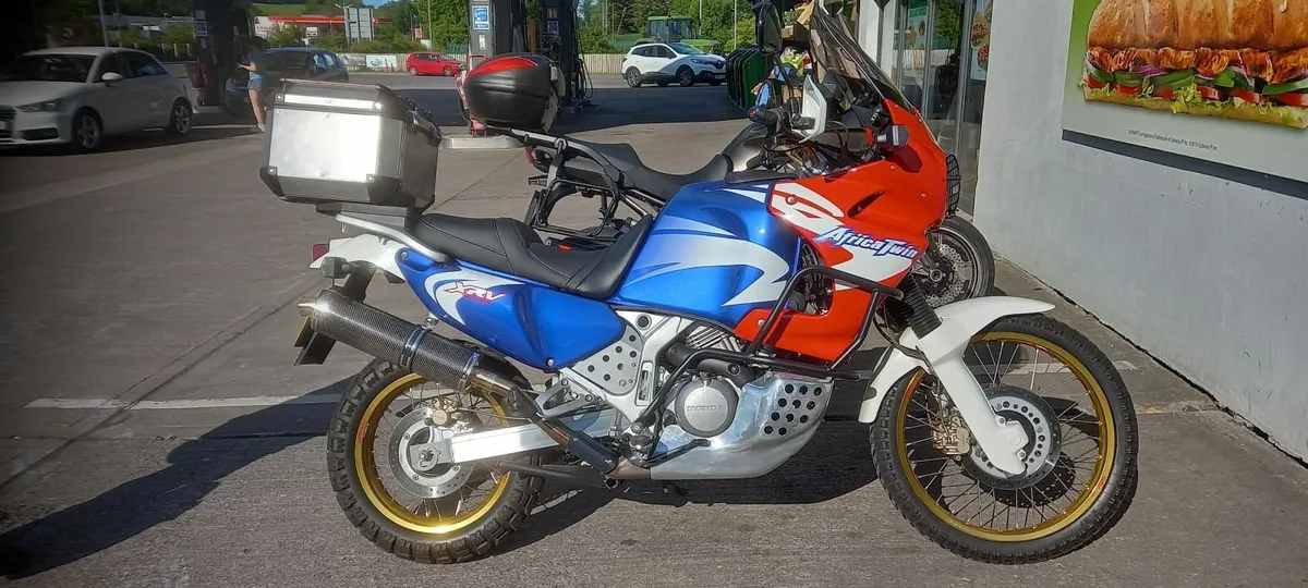 Wanted :  Lower Seat + Panniers 1997 Honda XRV750 - Image 2