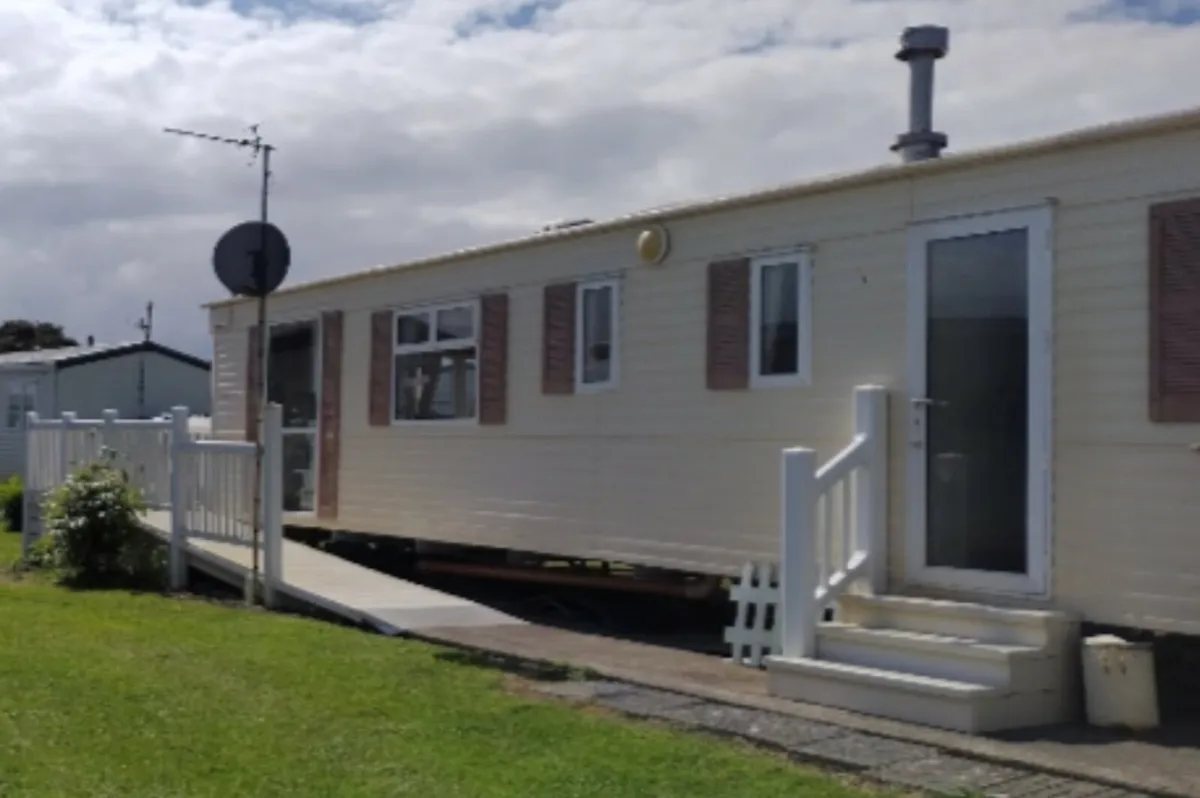 Pvc Decking for a mobile home - Image 4