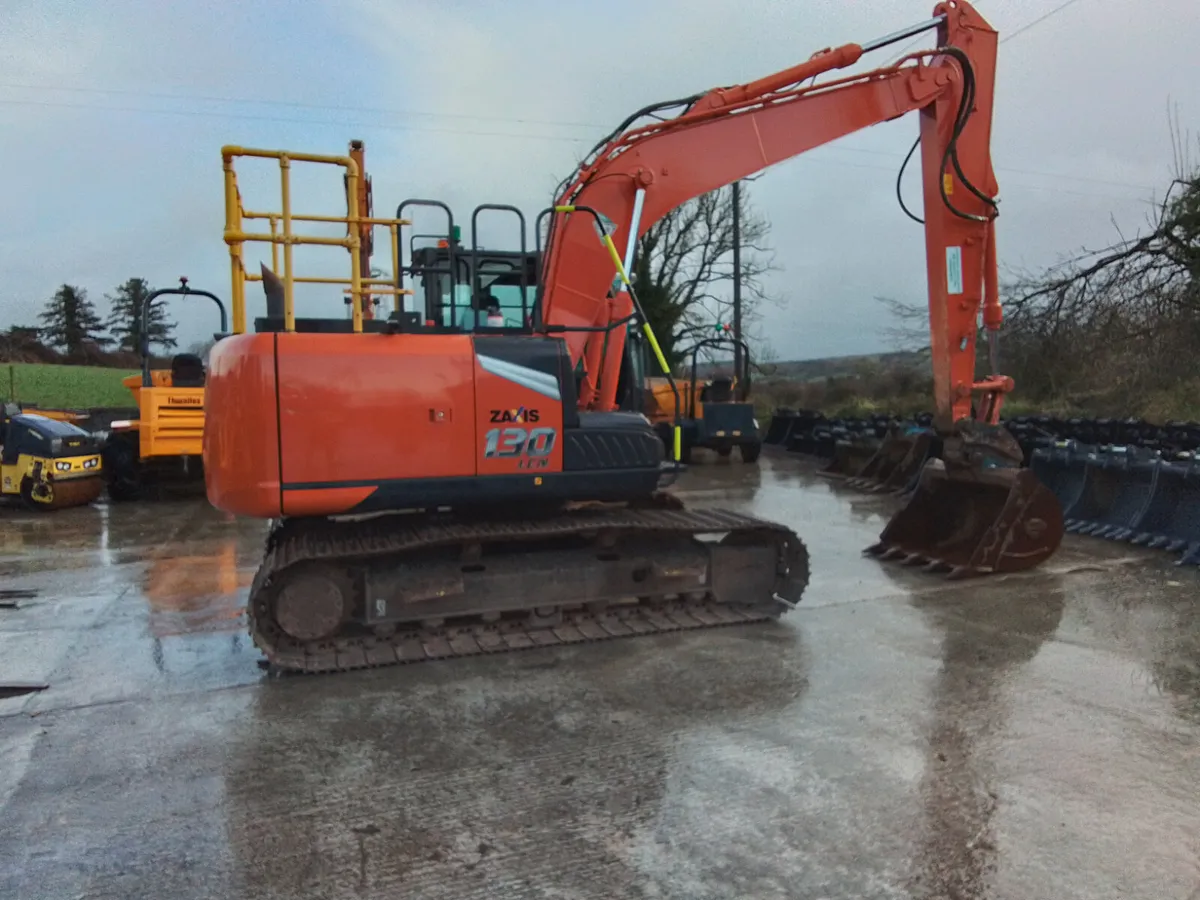 HITACHI ZX130-7   (3580  HRS) - Image 1