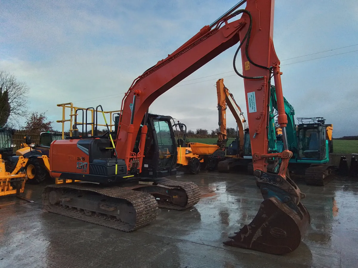 HITACHI ZX130-7   (3580  HRS) - Image 2