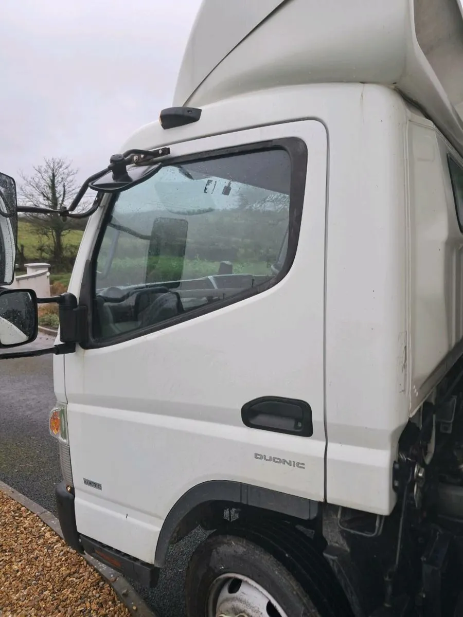 Mitsubishi canter 7c18 47 auto - Image 3