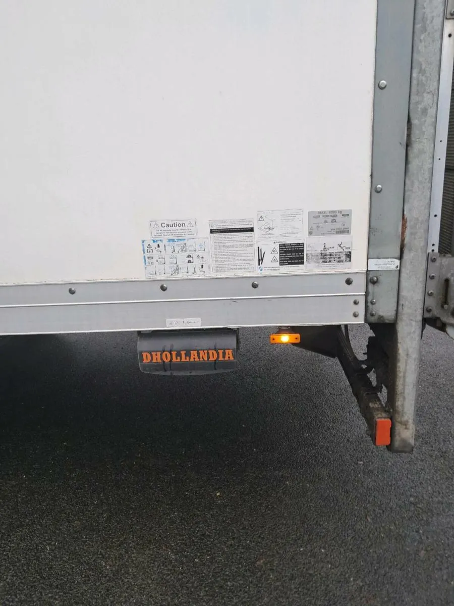 Mitsubishi canter 7c18 47 auto - Image 4