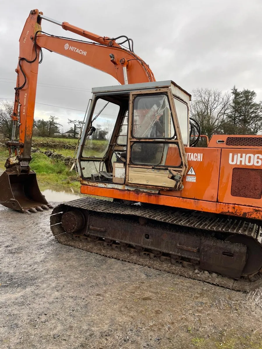 Hitachi UHO63 digger - Image 2