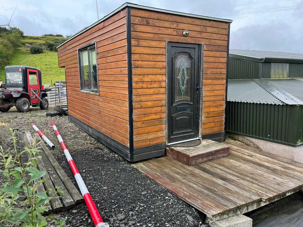 log cabin for hookloader - Image 1