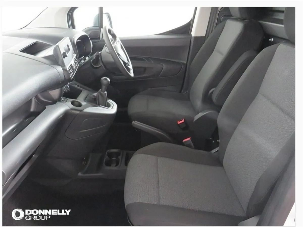 Vauxhall Combo Cargo L2 Diesel Dynamic - Image 4