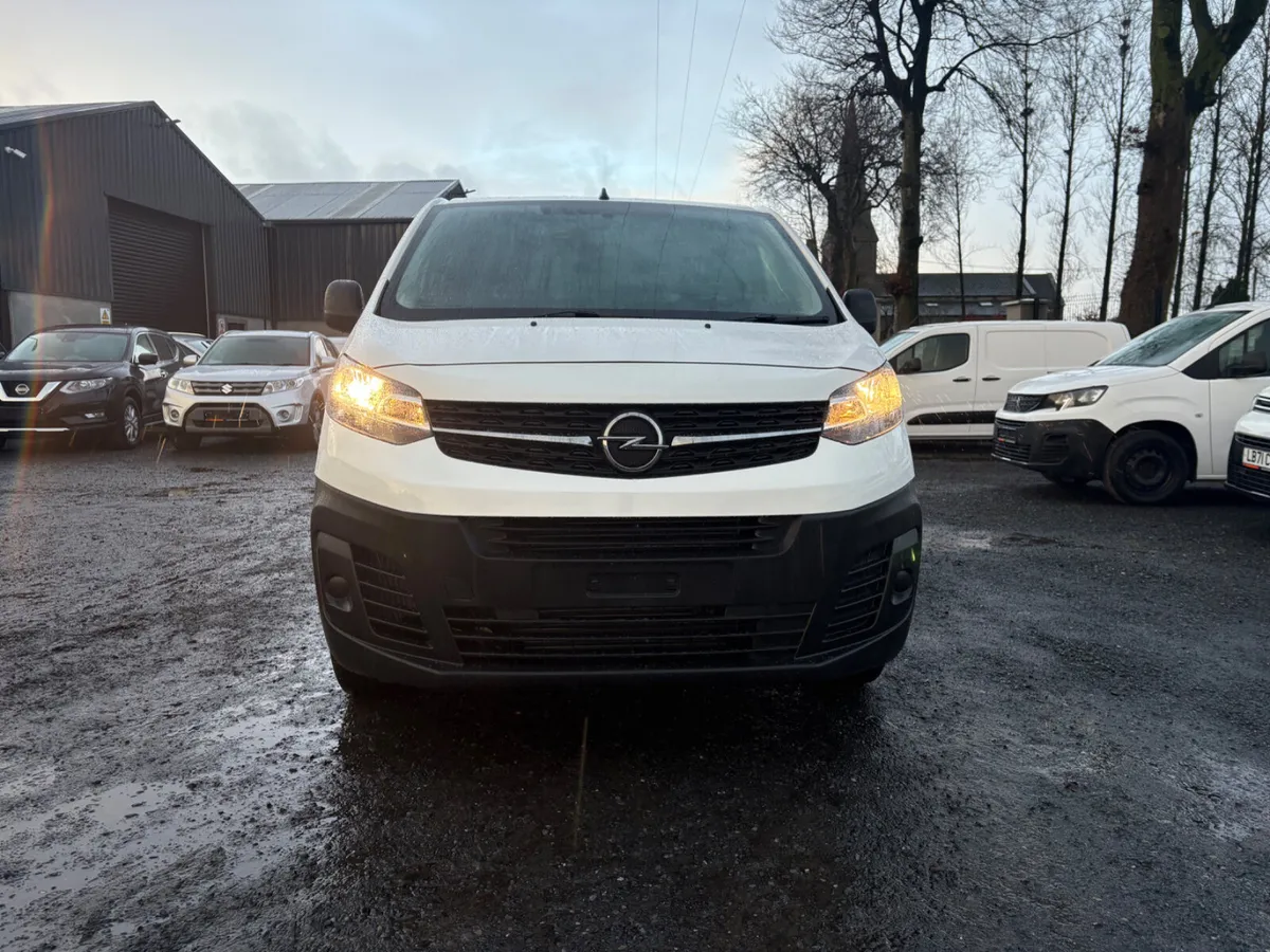 Opel Vivaro LOW km - Image 3