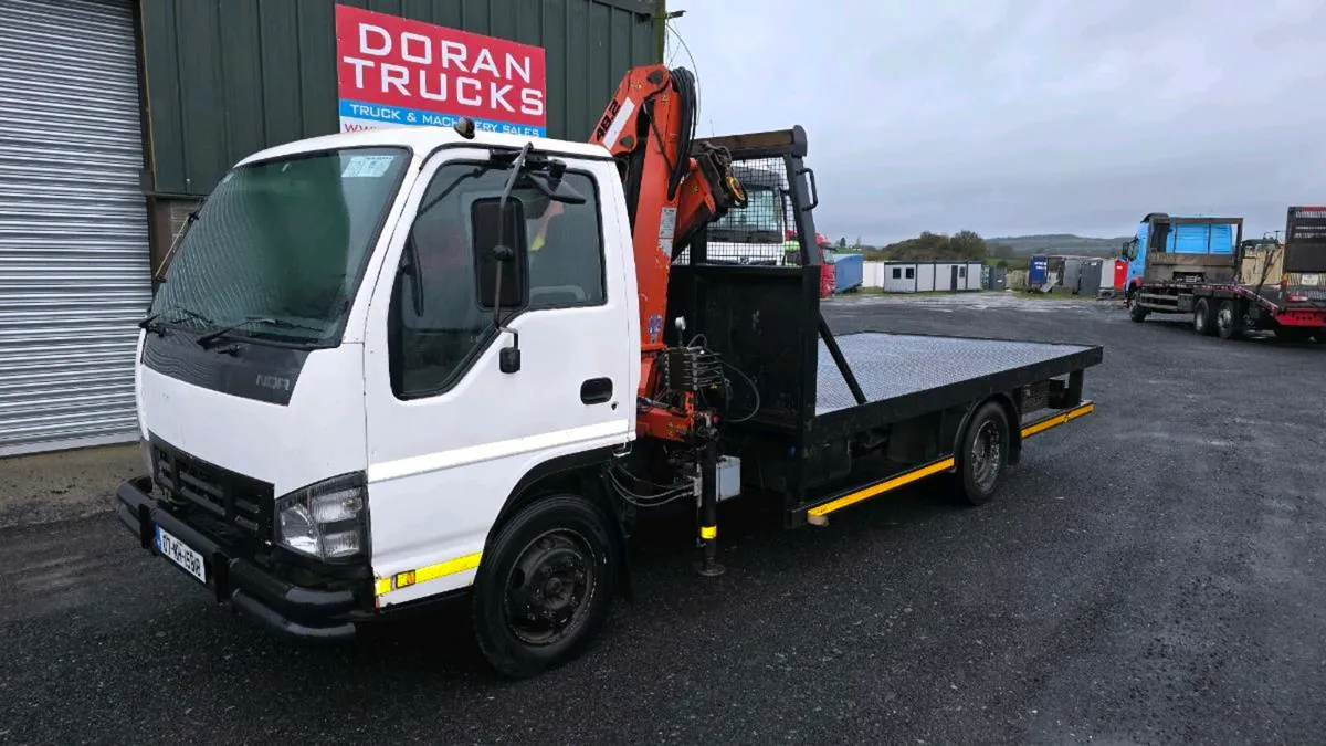 Isuzu NPR with Terex crane - Image 1