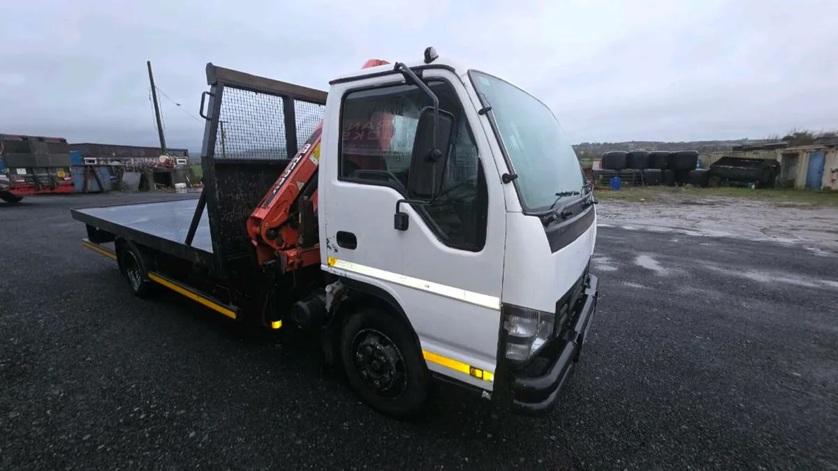 Isuzu NPR with Terex crane - Image 2
