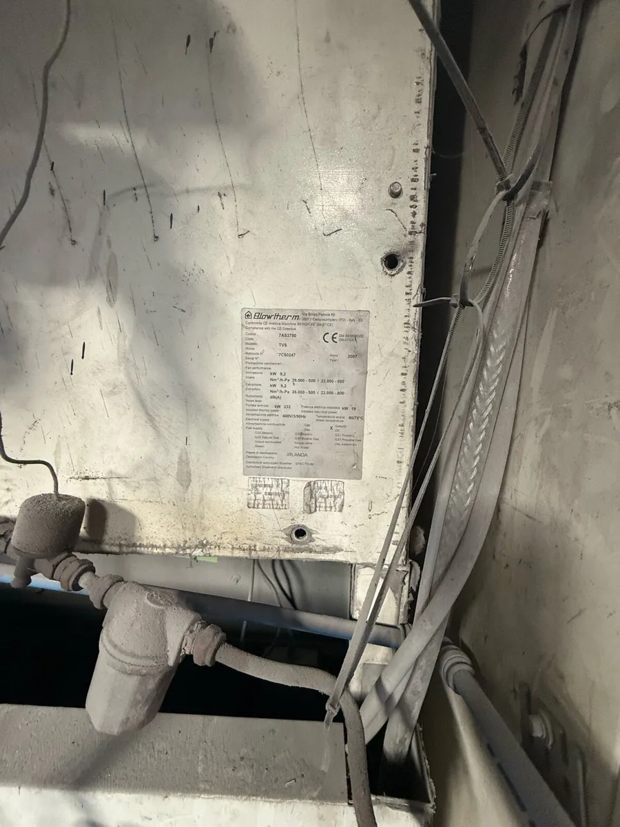 Blowtherm 8m commercial/car booth - Image 4