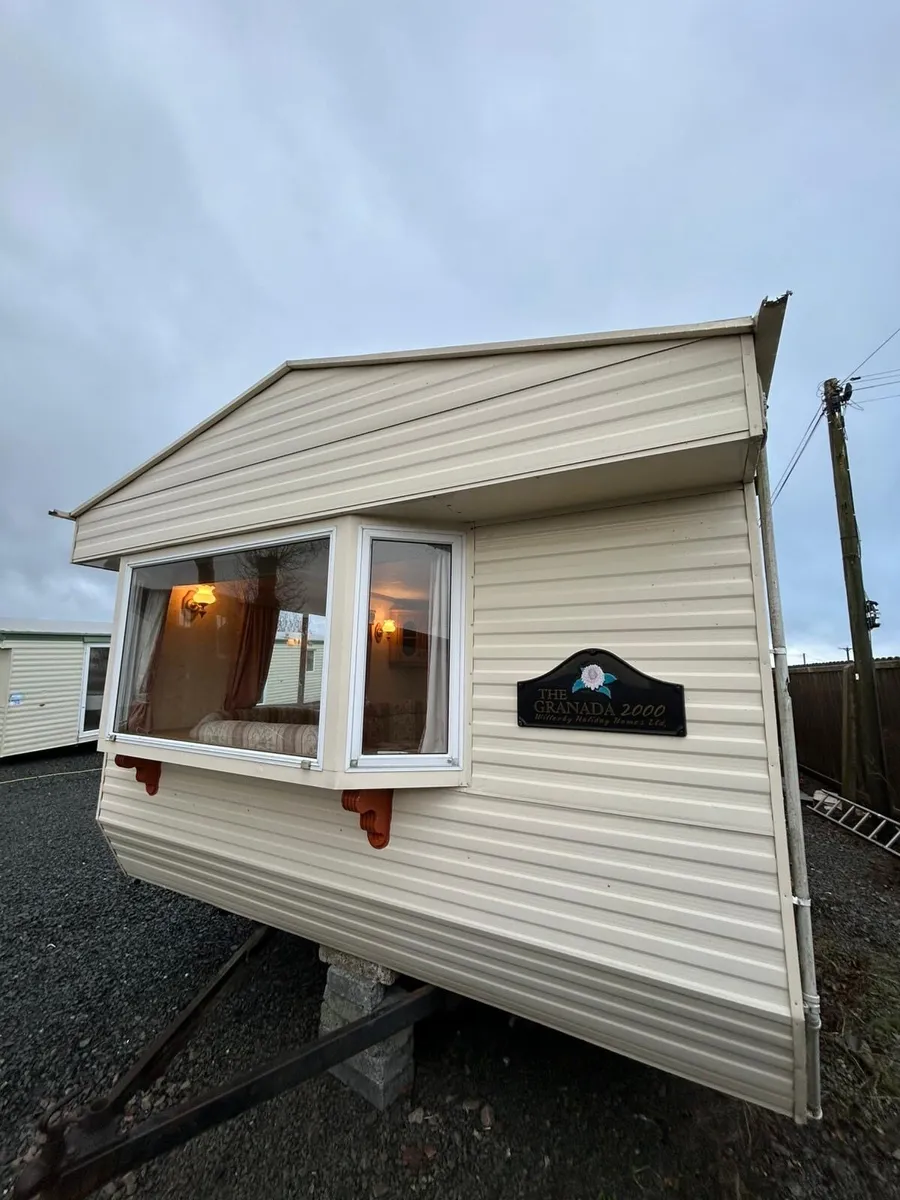 Willerby Granada 2000 - Image 1